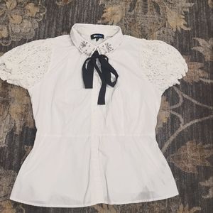 Aliceblue button down rhinestone collared shirt. Worn 2x no rips or stains